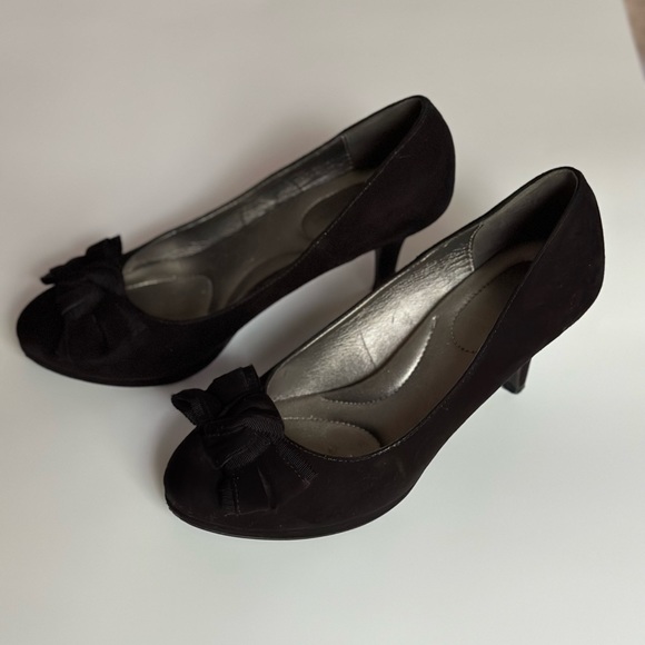 Kelly & Kathie Black Bow-Tie Suede Heels - Picture 2 of 11